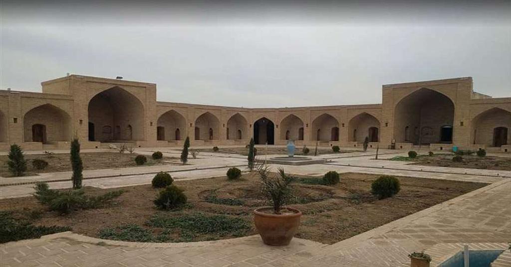 اقامتگاه کاروانسرای شاه عباسی در گرمسار