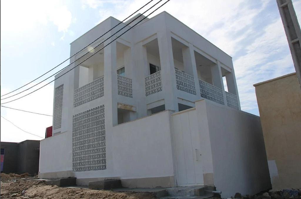 اقامتگاه بادگیر سفید در جزیره هنگام