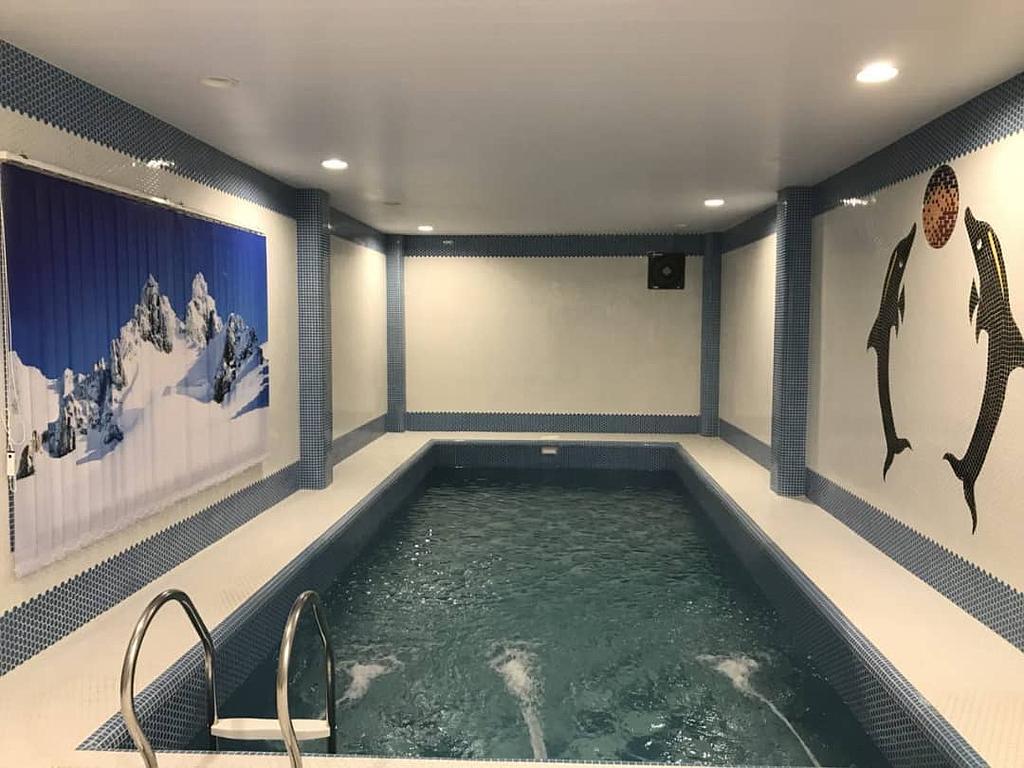 ویلا چهار خوابه استخردار لوکس در متل قو