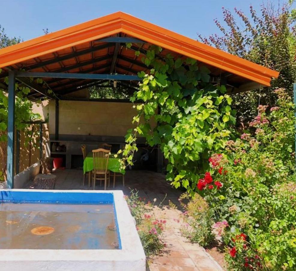 اقامتگاه بوم گردی میشاند در مرند