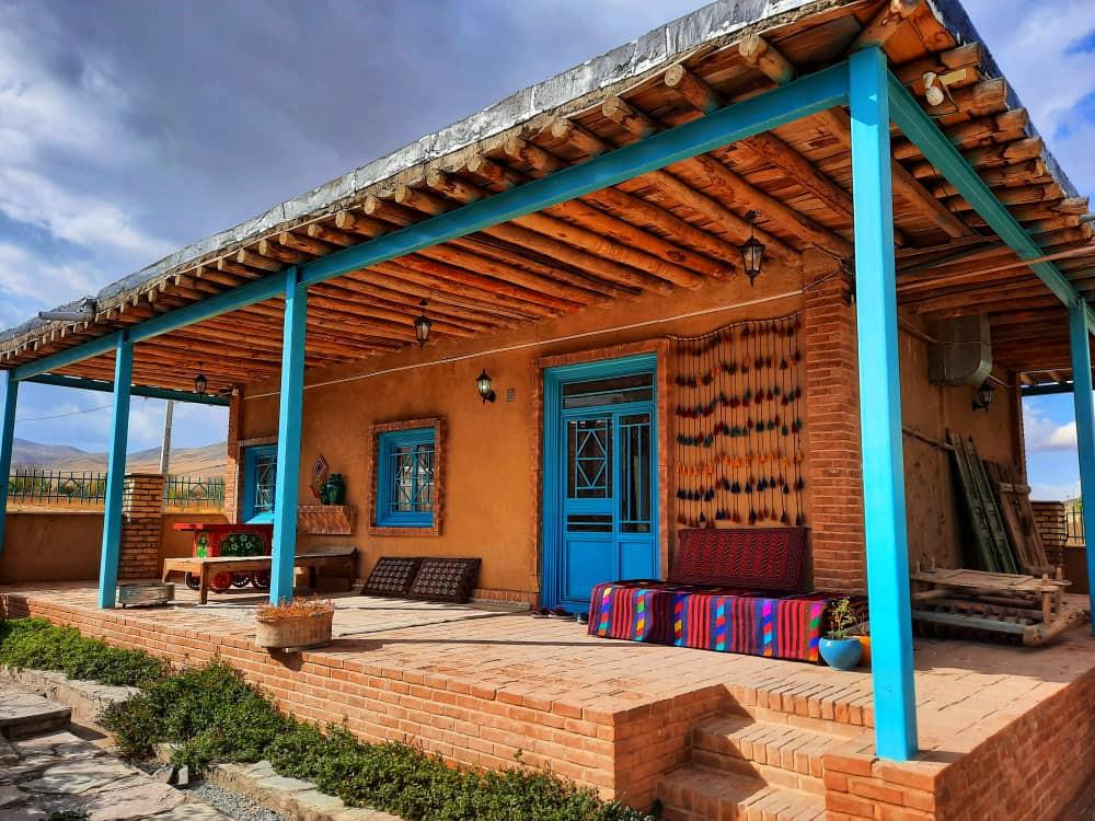 اقامتگاه بوم گردی کیخسرو در خنداب