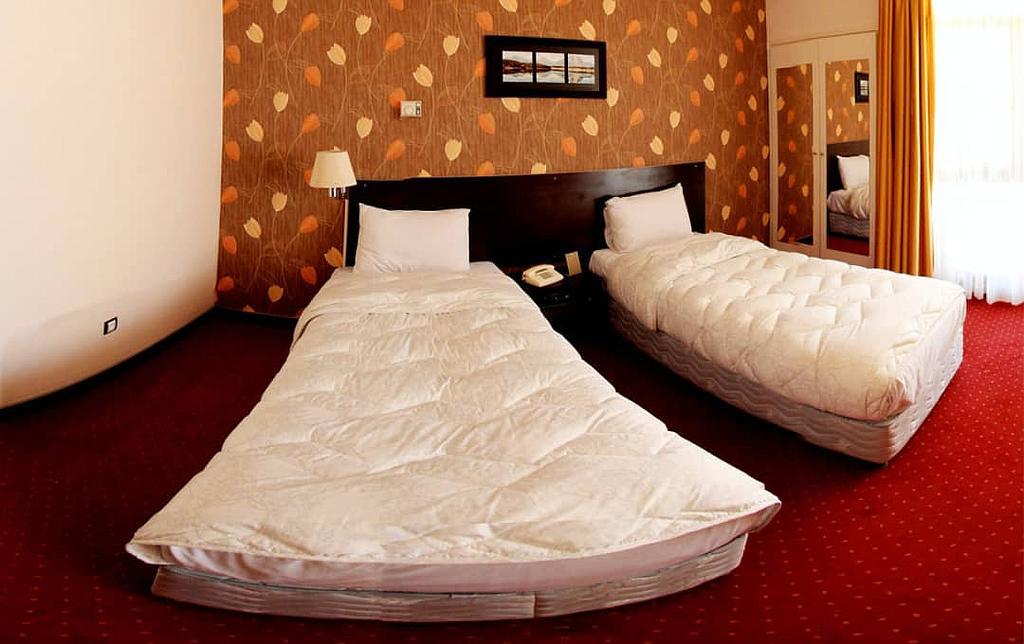 رزرو اتاق هتلی در شهرکرد دو نفره با چشم انداز