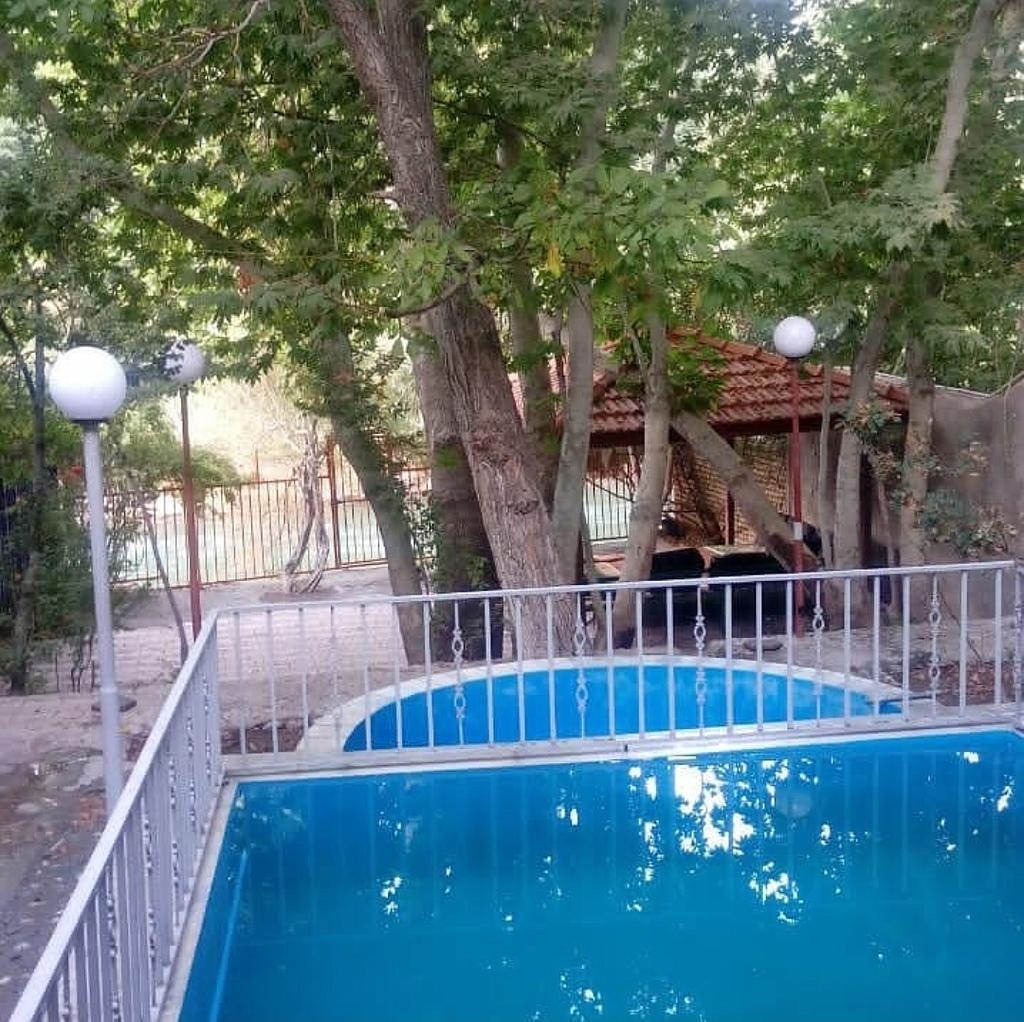 اجاره ویلا در باغ بهادران لب رودخانه