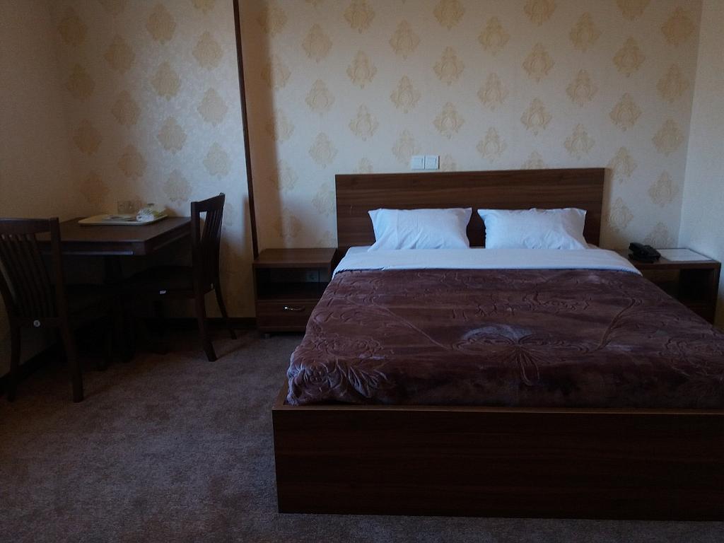 اتاق دو تخته با امکانات در صومعه سرا