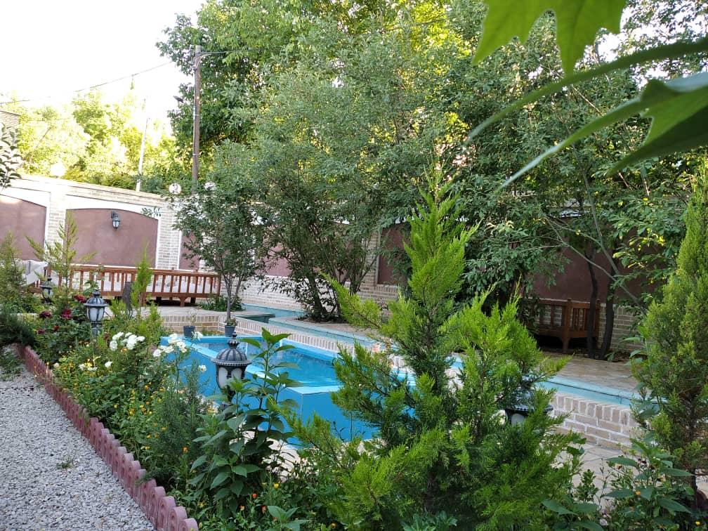 اجاره روزانه باغ ویلای گلاب در نیاسر کاشان