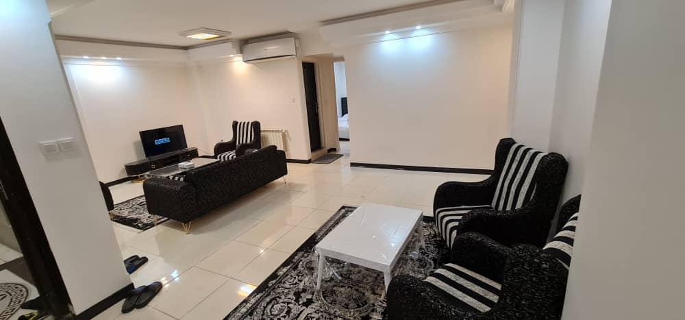 سوئیت شیک در میدان آزادی تهران