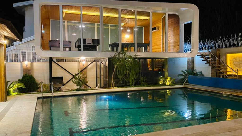 ویلا استخر دار دوبلکس فول امکانات زیبا کنار