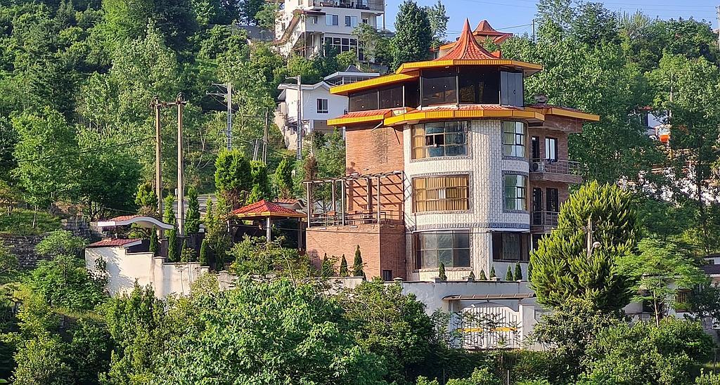 ویلا تریپلکس لاکچری استخردار جنگلی در اربکله رامسر