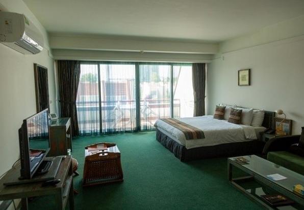 سوئیت محوطه A هتل نارنجستان نور