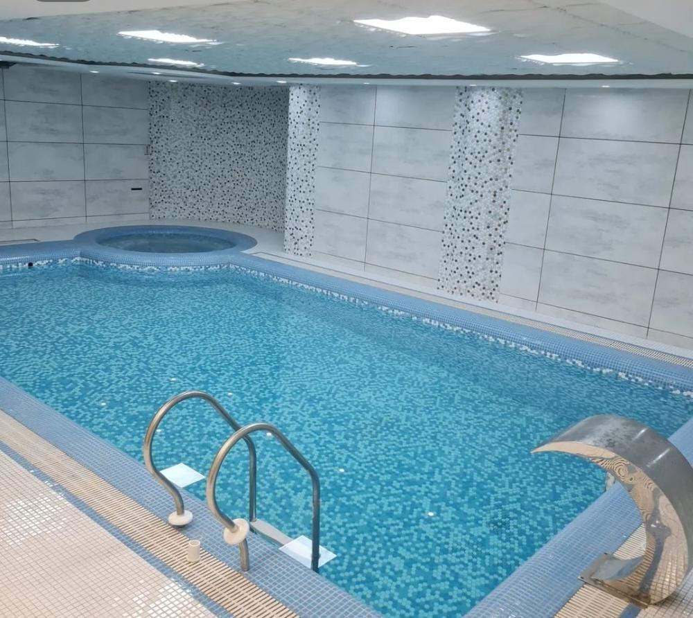 ویلا استخردار آبگرم در باغ بهادران