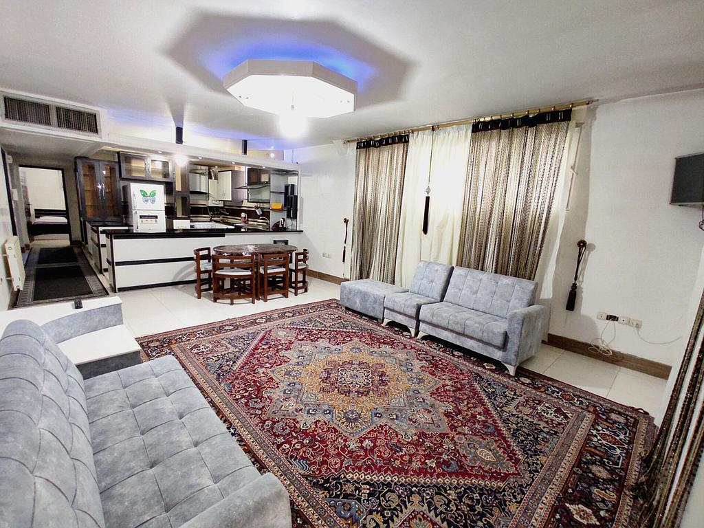 آپارتمان دو خوابه نوساز کنار آرامگاه حافظ شیراز