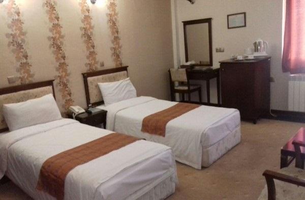 سوئیت سه نفره هتل جهانگردی سنندج