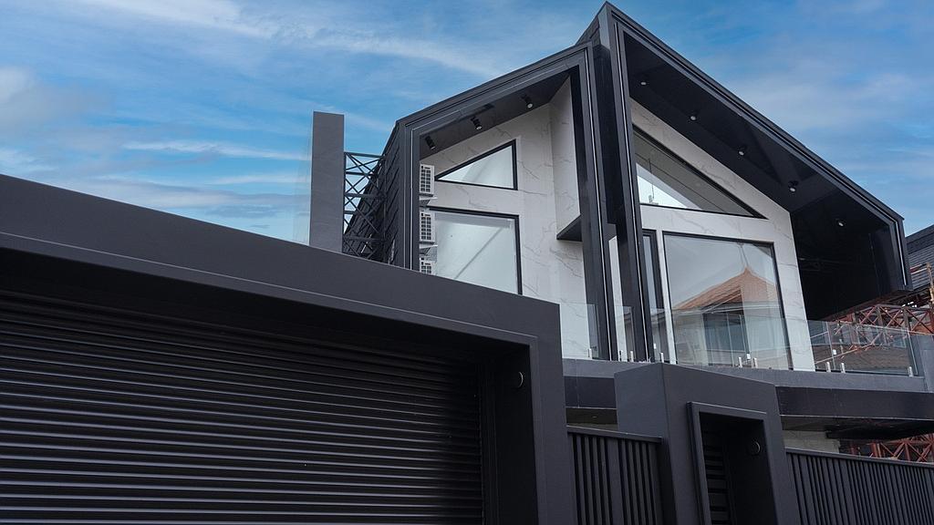 ویلا عمارت شش خوابه مدرن استخردار لفور مازندران