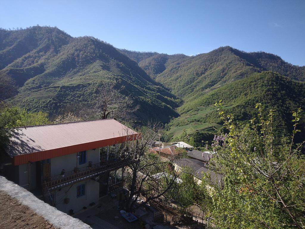 اقامتگاه بومگردی کوه کمر مینودشت