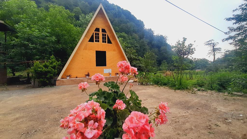 کلبه سوییسی جاده اسالم به خلخال