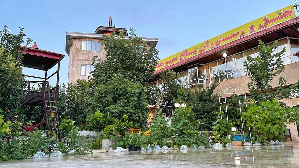 اتاق طرح سنتی هتل باغ سرهنگ بابل