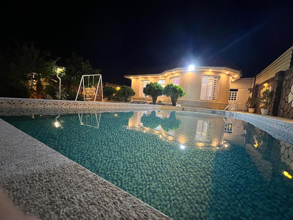 اجاره ویلا باغ استخردار در گویم