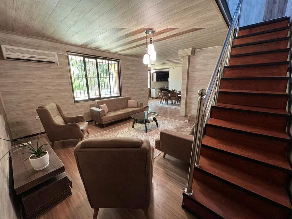 ویلا استخردار روباز ابتدای رامجین