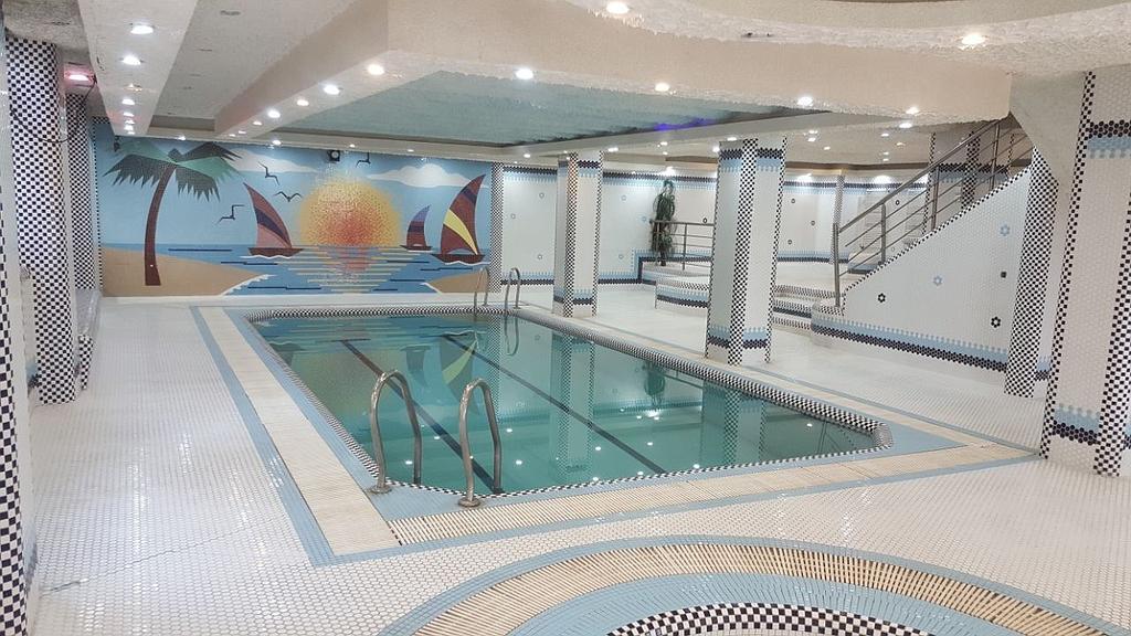 ویلای تریپلکس استخر آبگرم در کردان