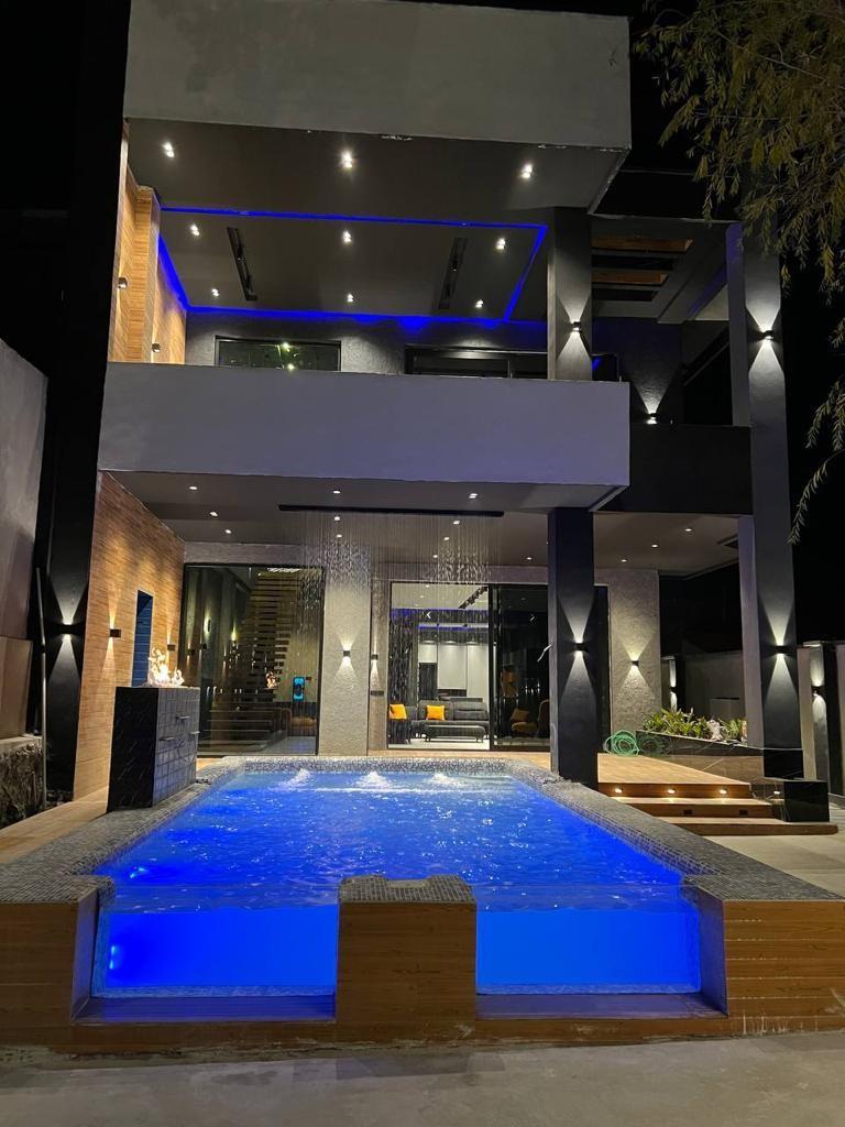 عمارت گارنت پنج خواب لوکس با استخر تابستانه