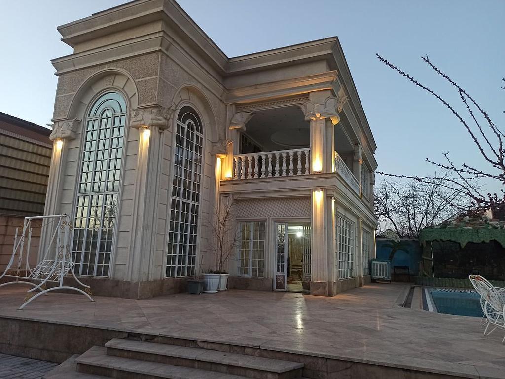 ویلا عمارت سه خوابه با استخر آبگرم
