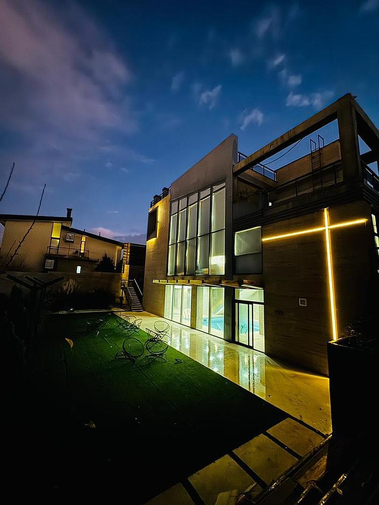 ویلای مدرن و لاکچری در شهرک صدرا