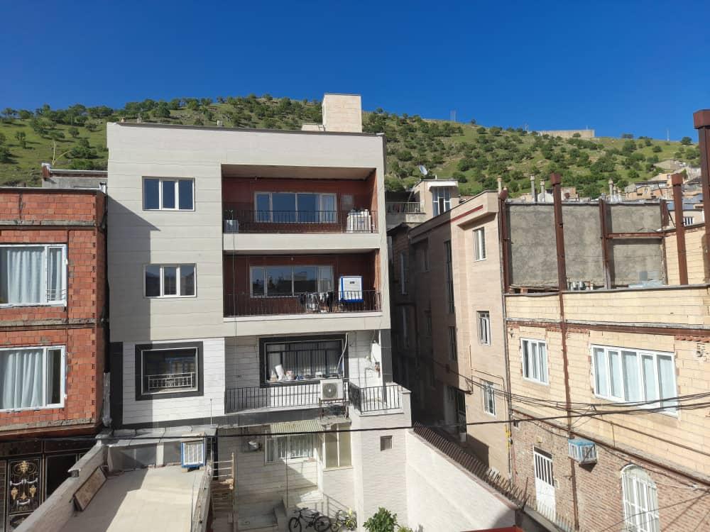 دوخوابه نزدیک دریاچه زریبار فیله قوس