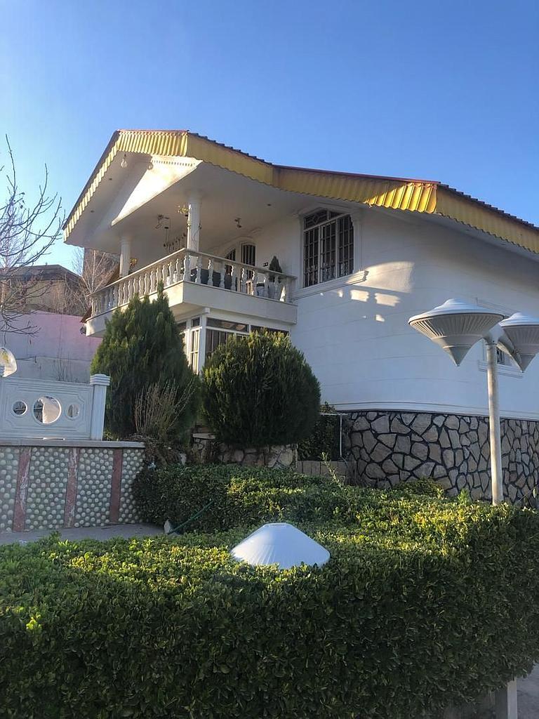 ویلا استخر آبگرم در قلات شیراز