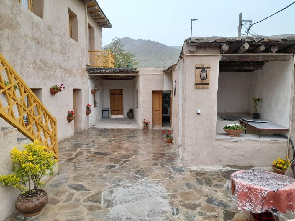 اقامتگاه بوم گردی اَله بوم در قزوین