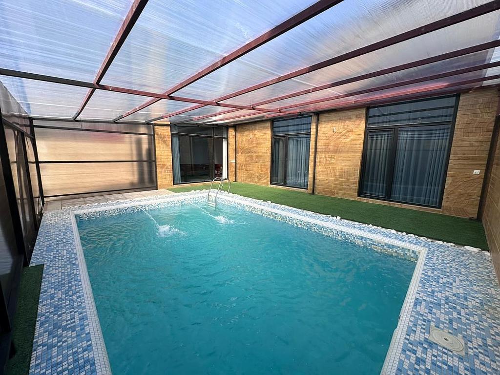 ویلا استخرسرپوشیده با بیلیارد چیل ۲