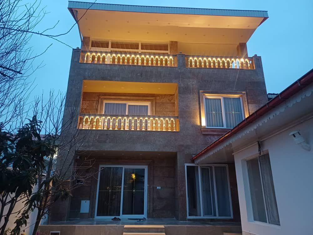 ویلای تریبلکس استخردار آب گرم نیایش