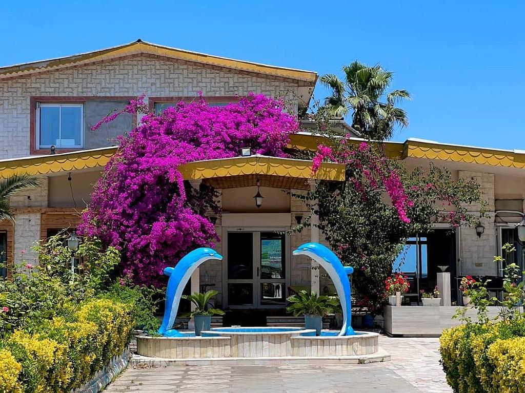 ویلا ساحلی هشت خوابه بوتیک هتل دیپلمات