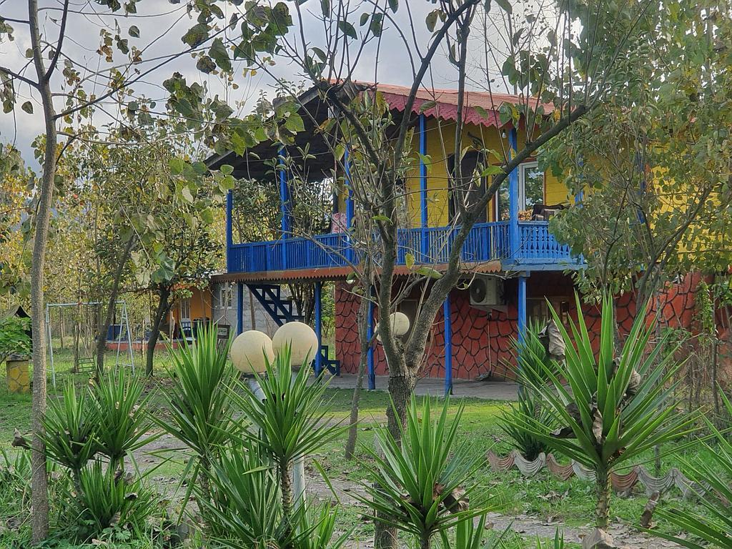 مجتمع اقامتی و باغ بهبهانی _ گلایل