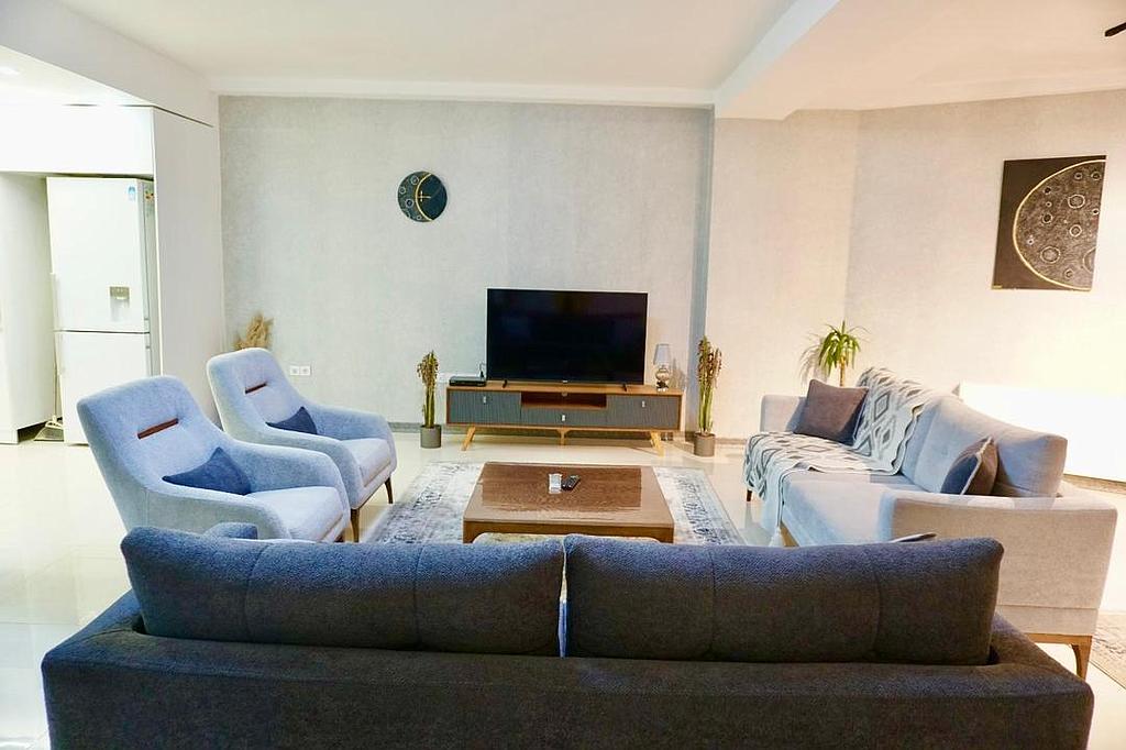 آپارتمان سه خوابه شیک در چمران