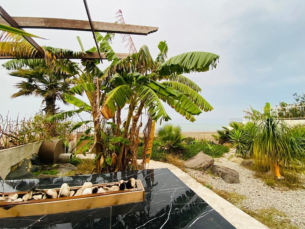 عمارت فانوس استخر جکوزی ساحل اختصاصی