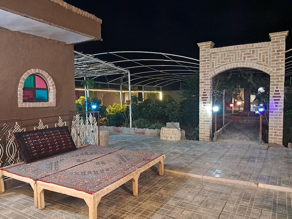 اقامتگاه بومگردی فانوس در گرمسار