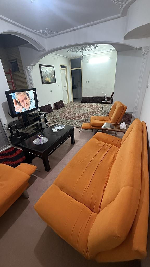 منزل دوخوابه دربست حیاط دار