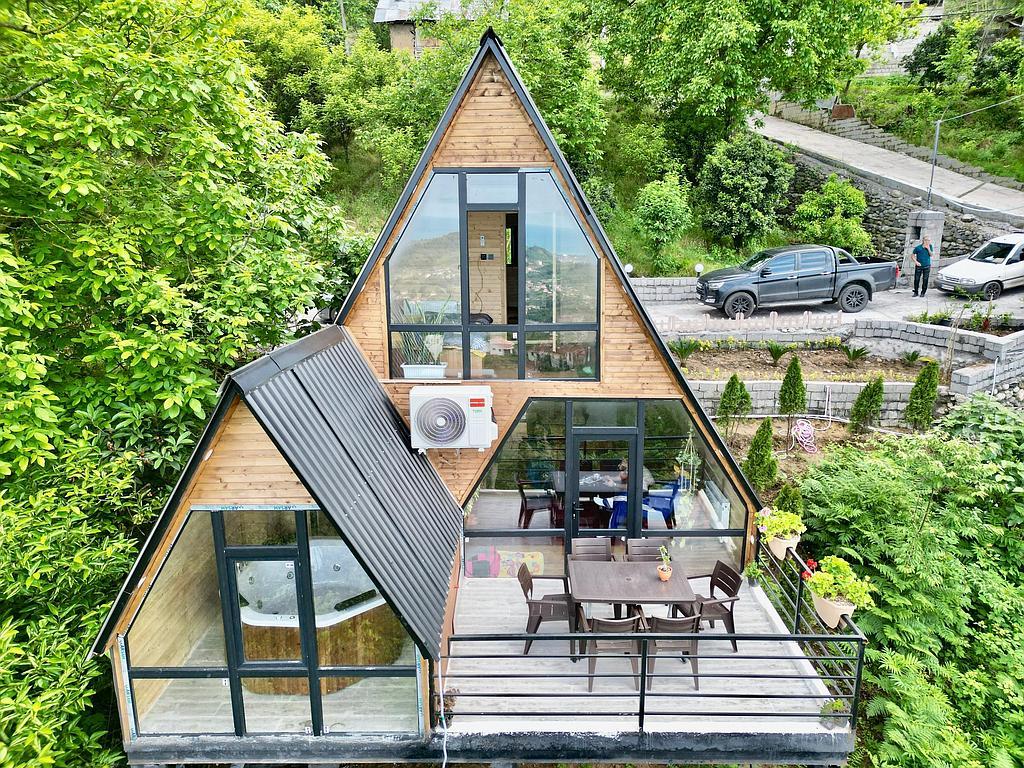 کلبه دوبلکس سوئیسی جانا با جکوزی