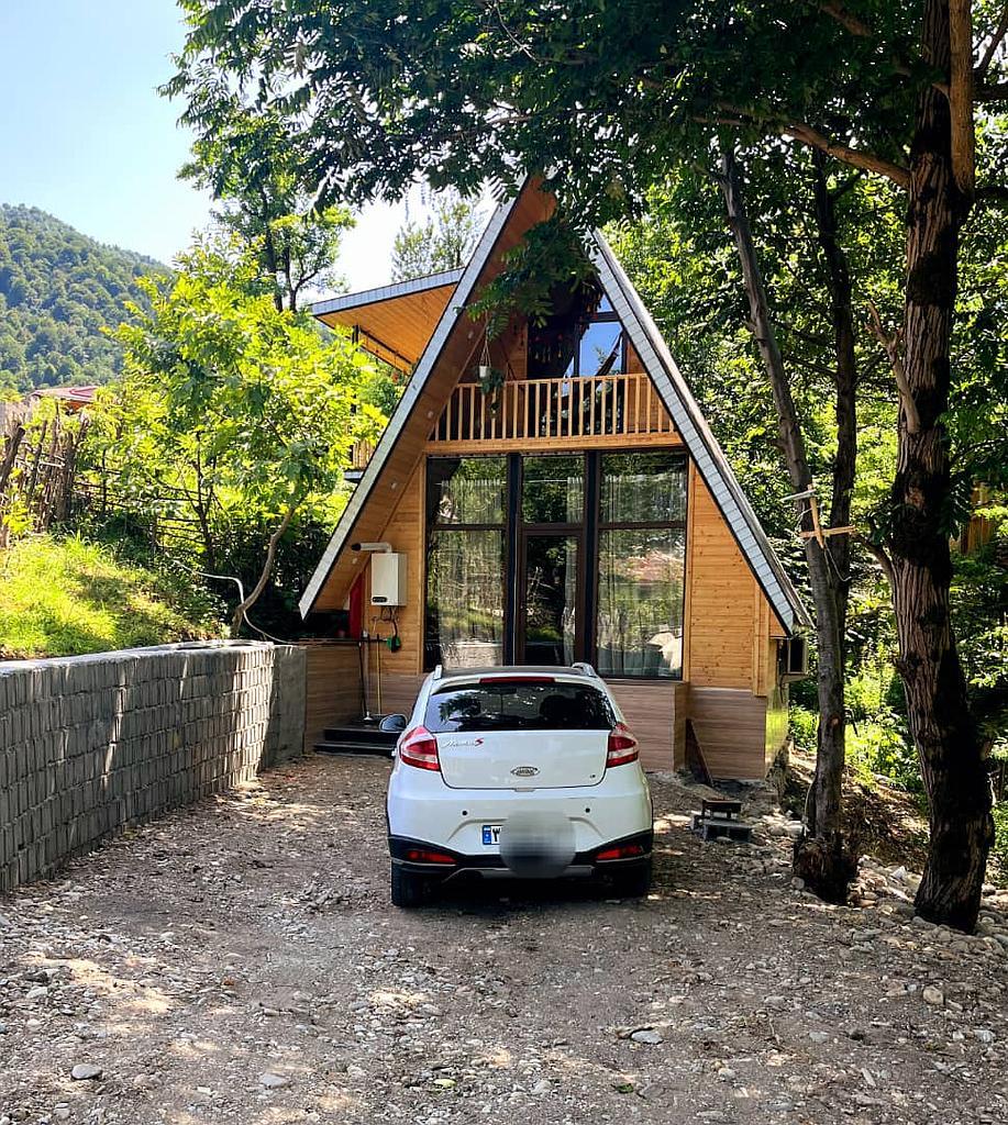 کلبه سوئیسی جنگلی تی تی