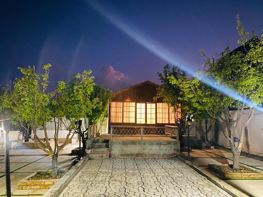 کلبه چوبی تک خواب دشت ارژن