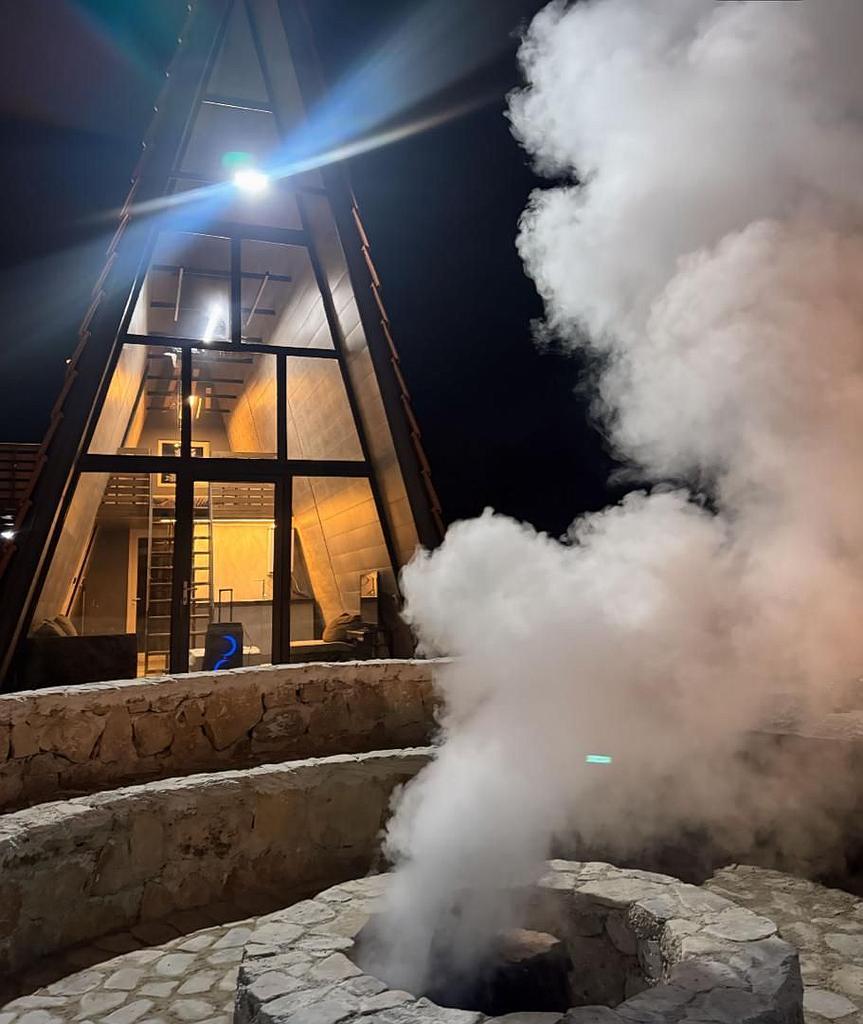 کلبه سوئیسی دو خواب برکه