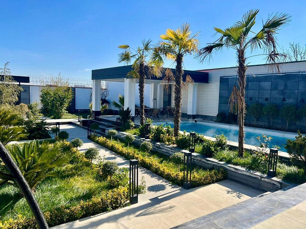 ویلایی دو خوابه استخردار سرسبز