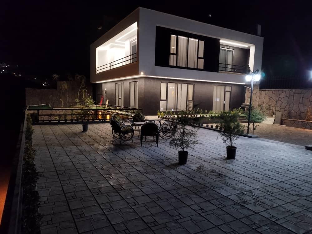 ویلایی مدرن استخردار با جکوزی آراد