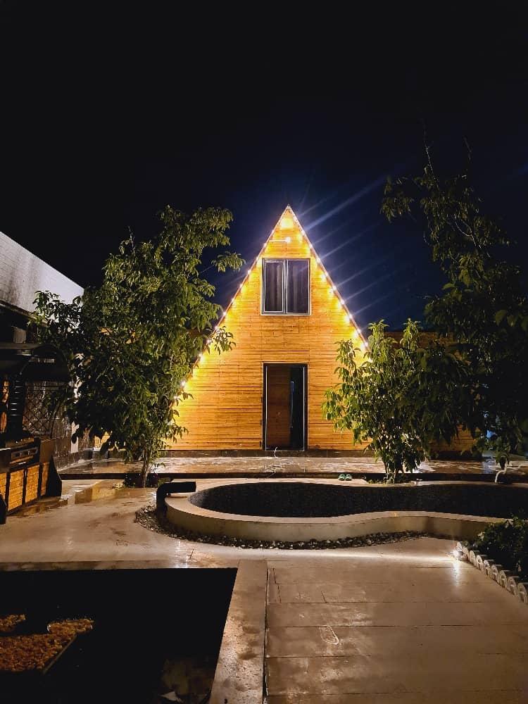 کلبه سویئسی دو خواب استخر چهار فصل