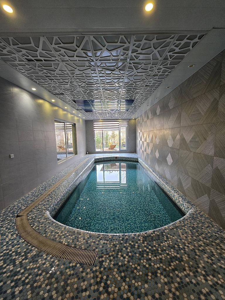 باغ ویلای استخردار سرپوشیده شیک