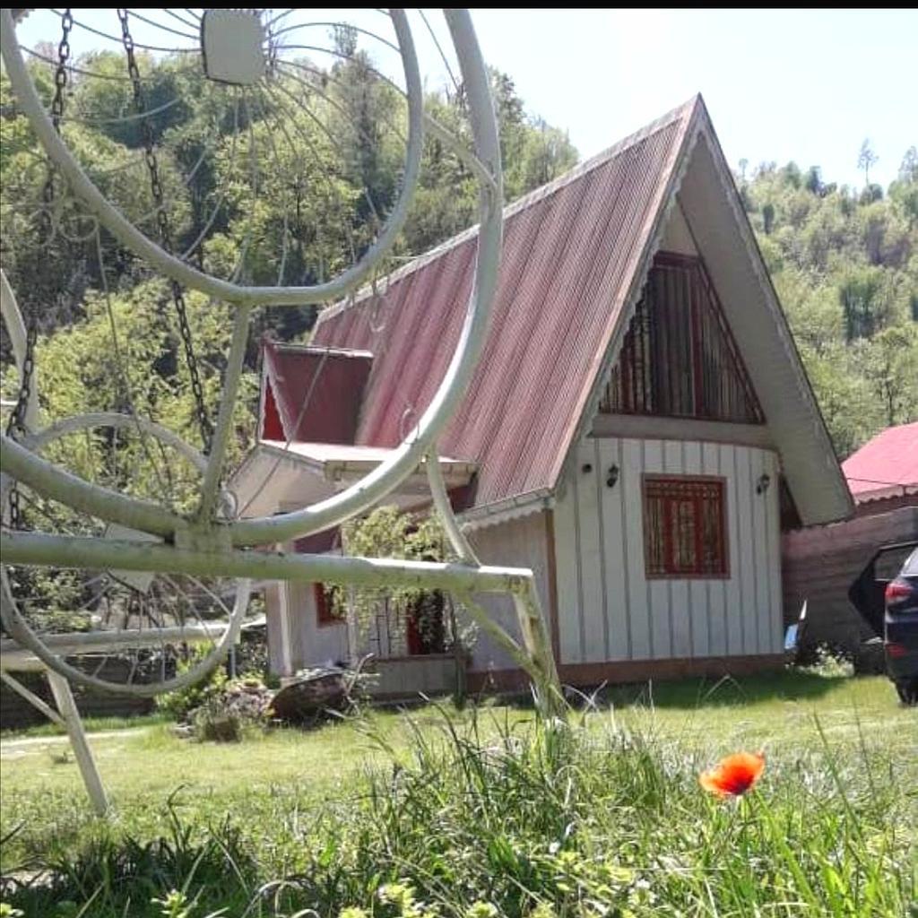 ویلا جنگلی دوبلکس با آلاچیق مسقف بر رودخانه اسالم