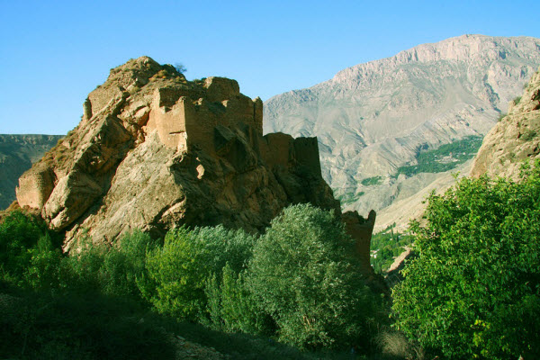 قلعه ملک بهمن از اماکن تاریخی شمال