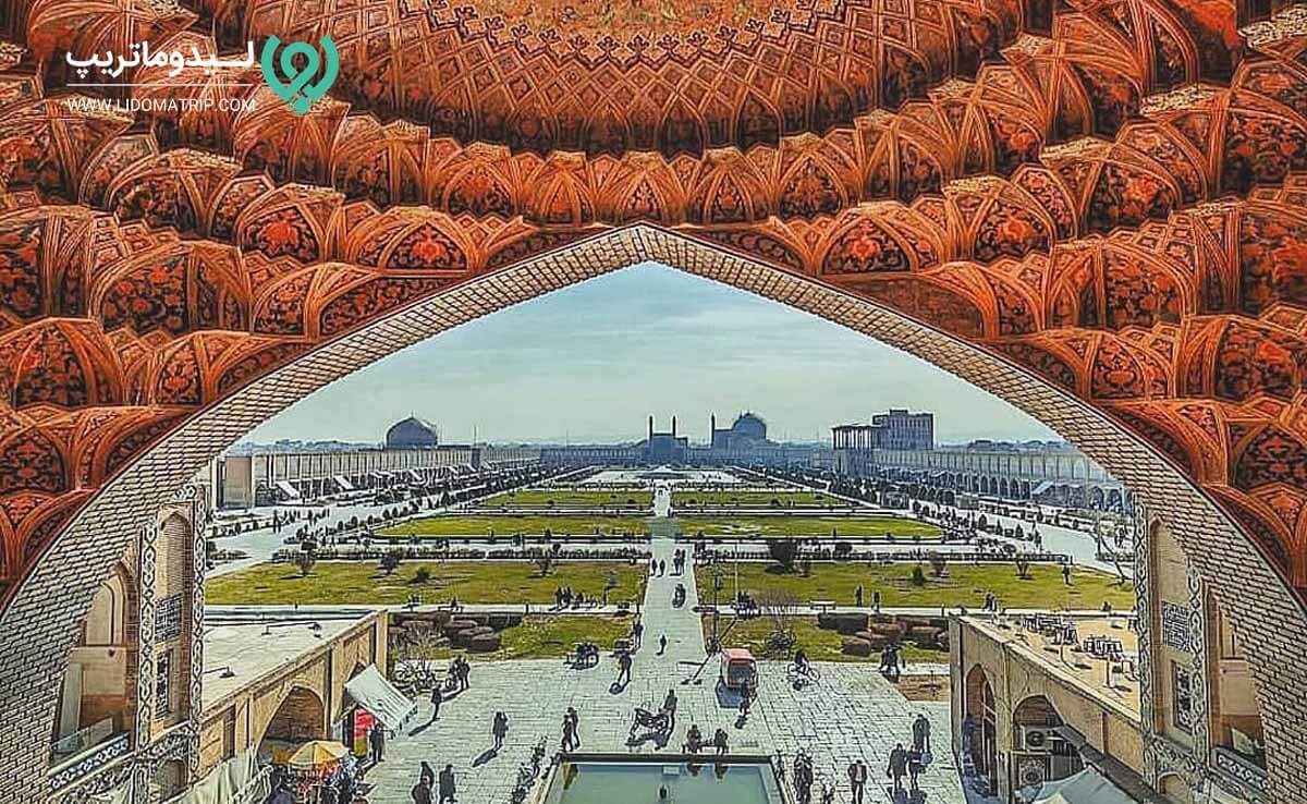 بازار قیصریه اصفهان کجاست