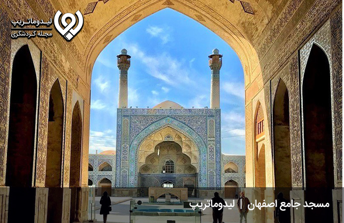 مسجد عتیق، نگین نصف جهان
